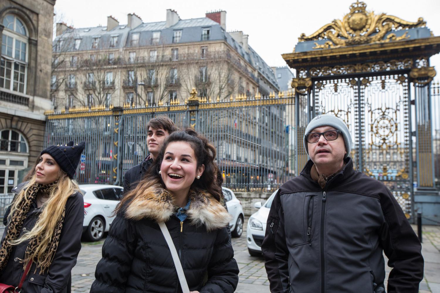 <a href='http://hkok.ngskmc-eis.net'>全球十大赌钱排行app</a>学院法语教授Pascal Rollet带领学生们到巴黎游学.